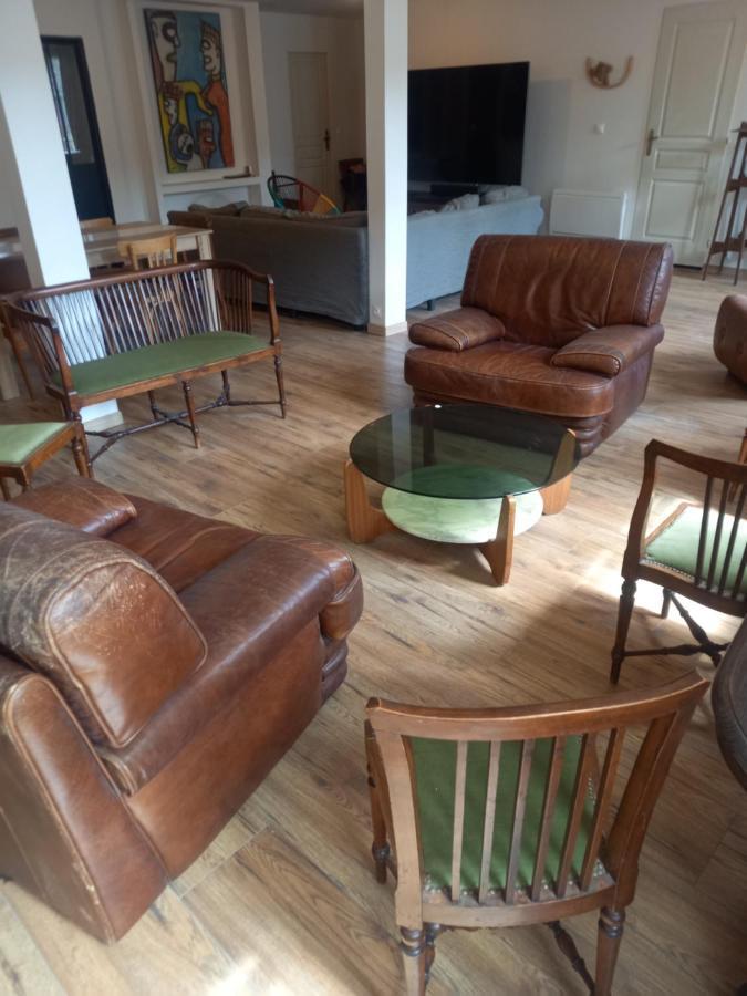 Logement Entier Spacieux Et Confortable A 1 H De Paris Courtenay  Extérieur photo