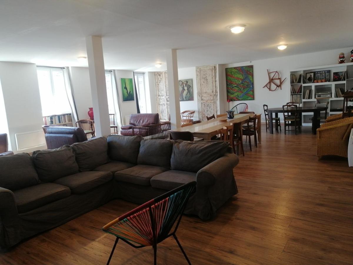 Logement Entier Spacieux Et Confortable A 1 H De Paris Courtenay  Extérieur photo