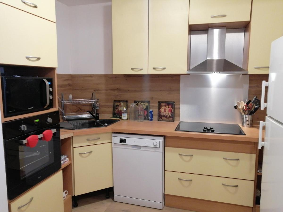 Logement Entier Spacieux Et Confortable A 1 H De Paris Courtenay  Extérieur photo